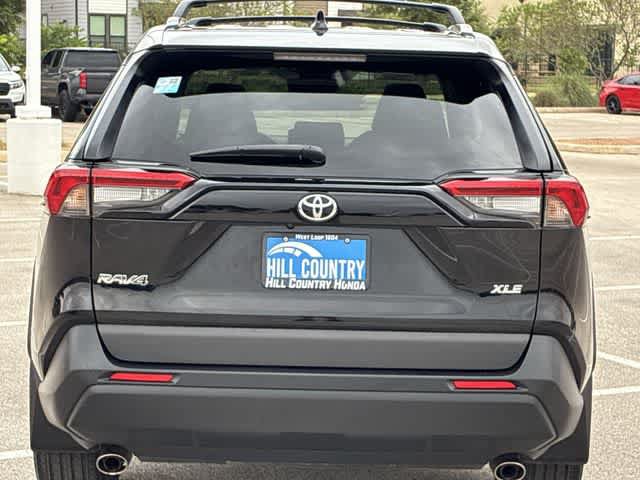 Used 2023 Toyota RAV4 XLE Premium FWD image 5