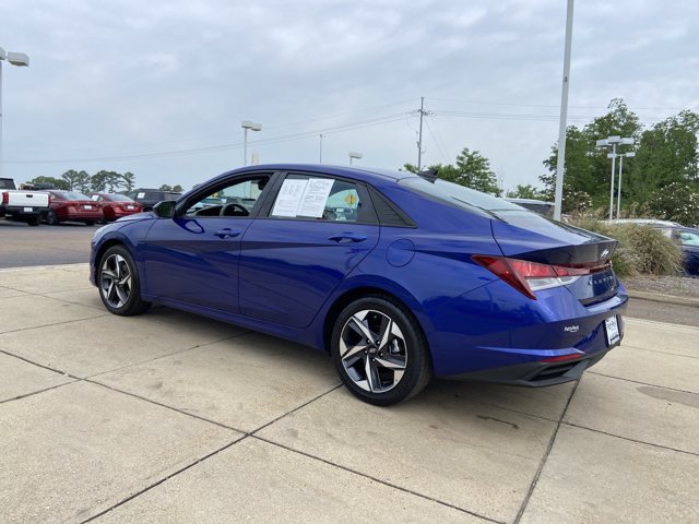 Used 2023 Hyundai Elantra SEL w/ Convenience Package FWD image 8