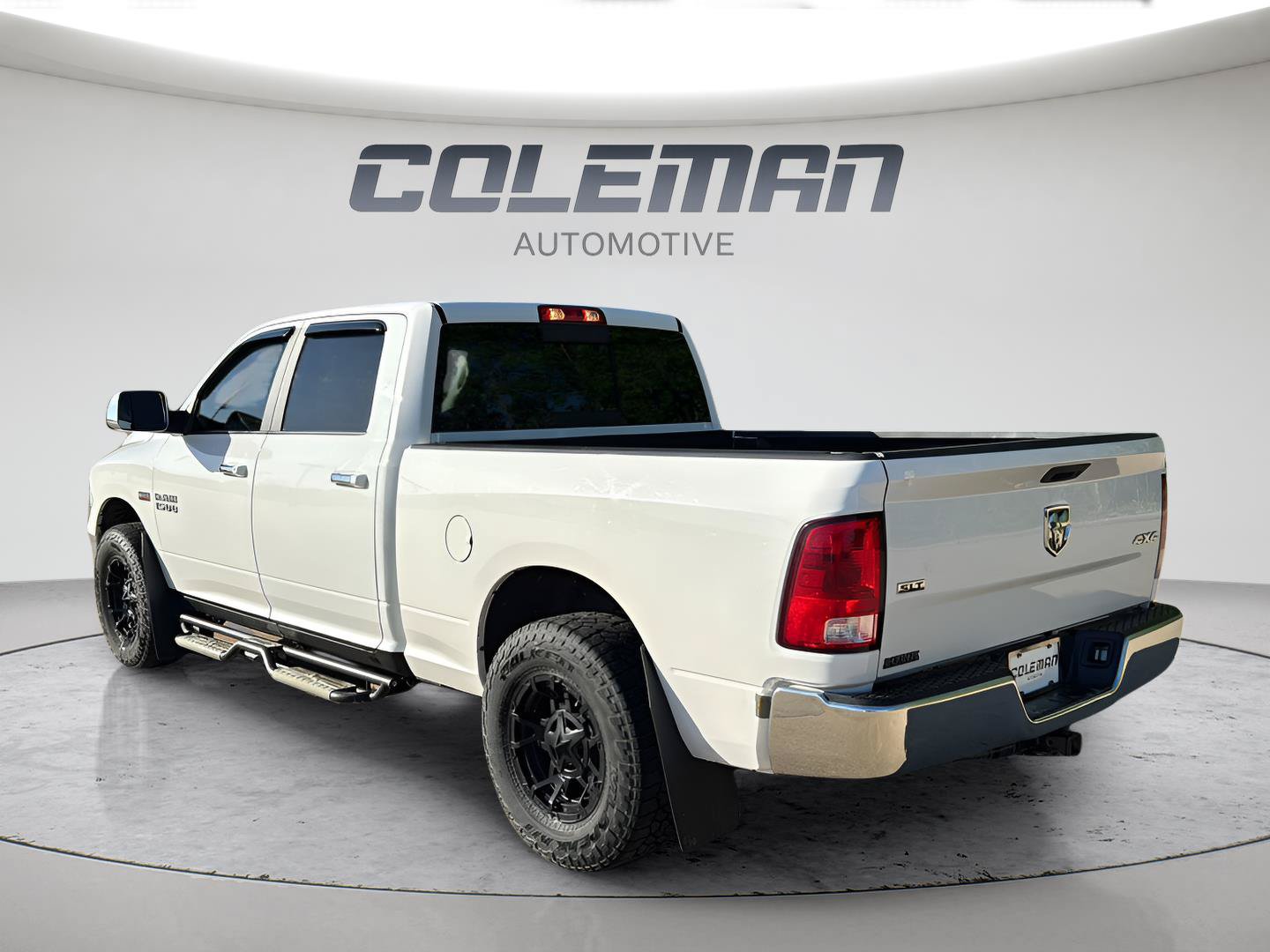 Used 2018 RAM 1500 Classic SLT AWD/4WD image 3
