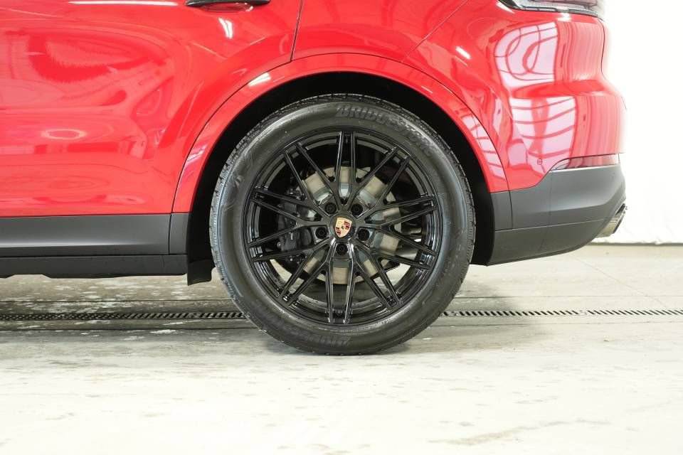 New 2026 Porsche Cayenne Coupe AWD/4WD image 44