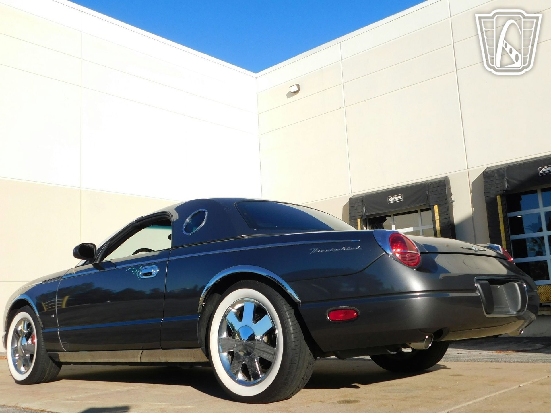 Used 2003 Ford Thunderbird image 22