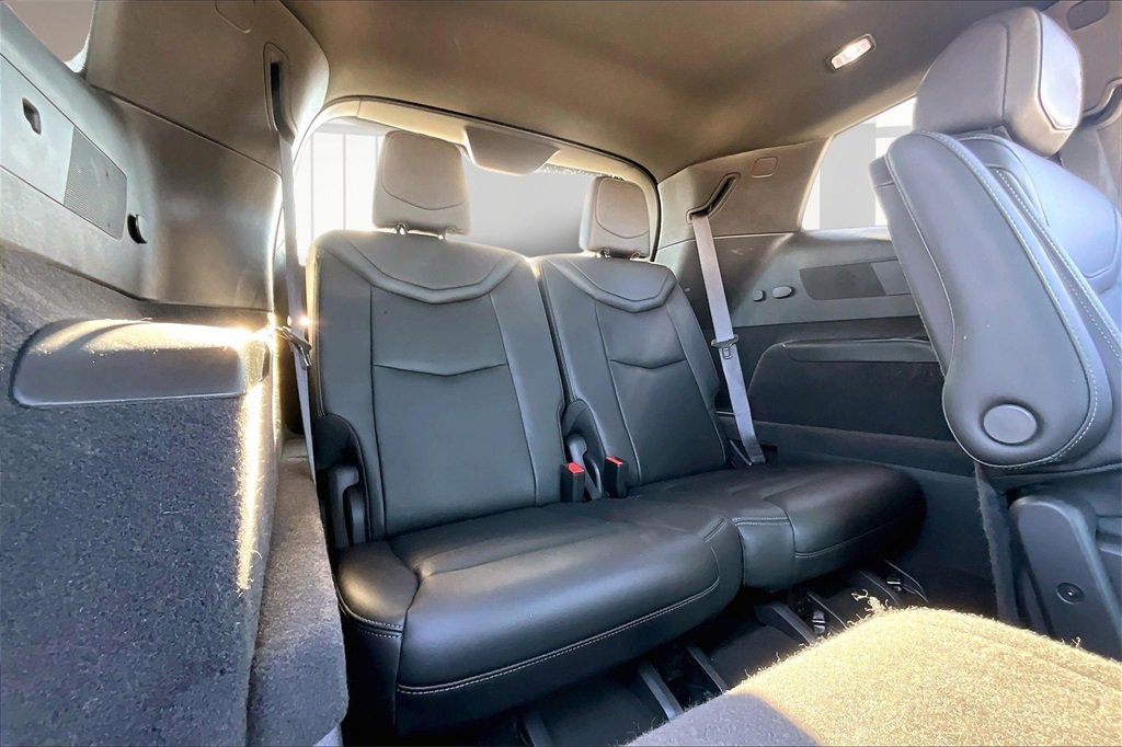 Used 2025 Cadillac XT6 Premium Luxury image 28