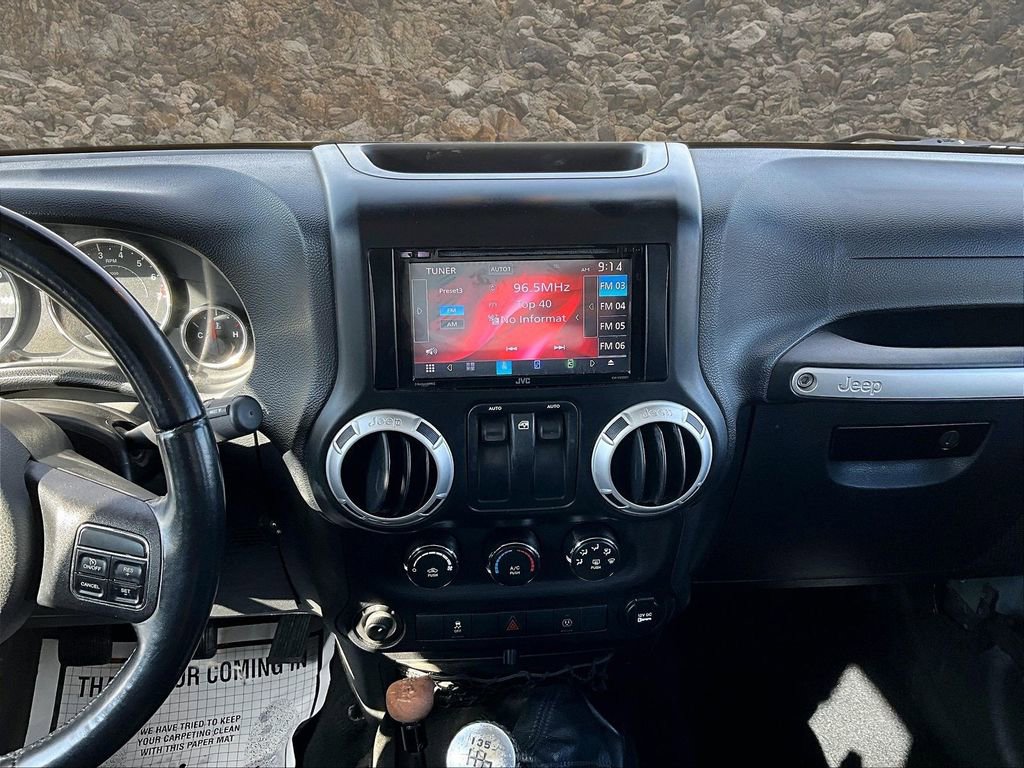 Used 2014 Jeep Wrangler Rubicon w/ Power Convenience Group AWD/4WD image 6