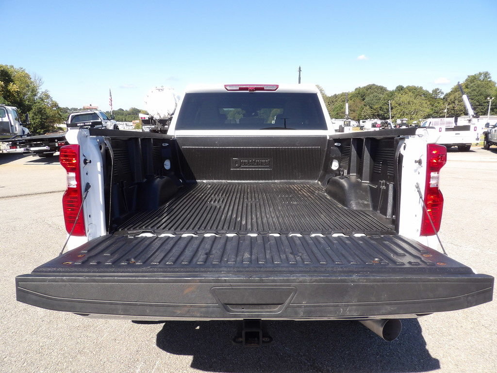 Used 2025 Chevrolet Silverado 3500 LT w/ Safety Package AWD/4WD image 50