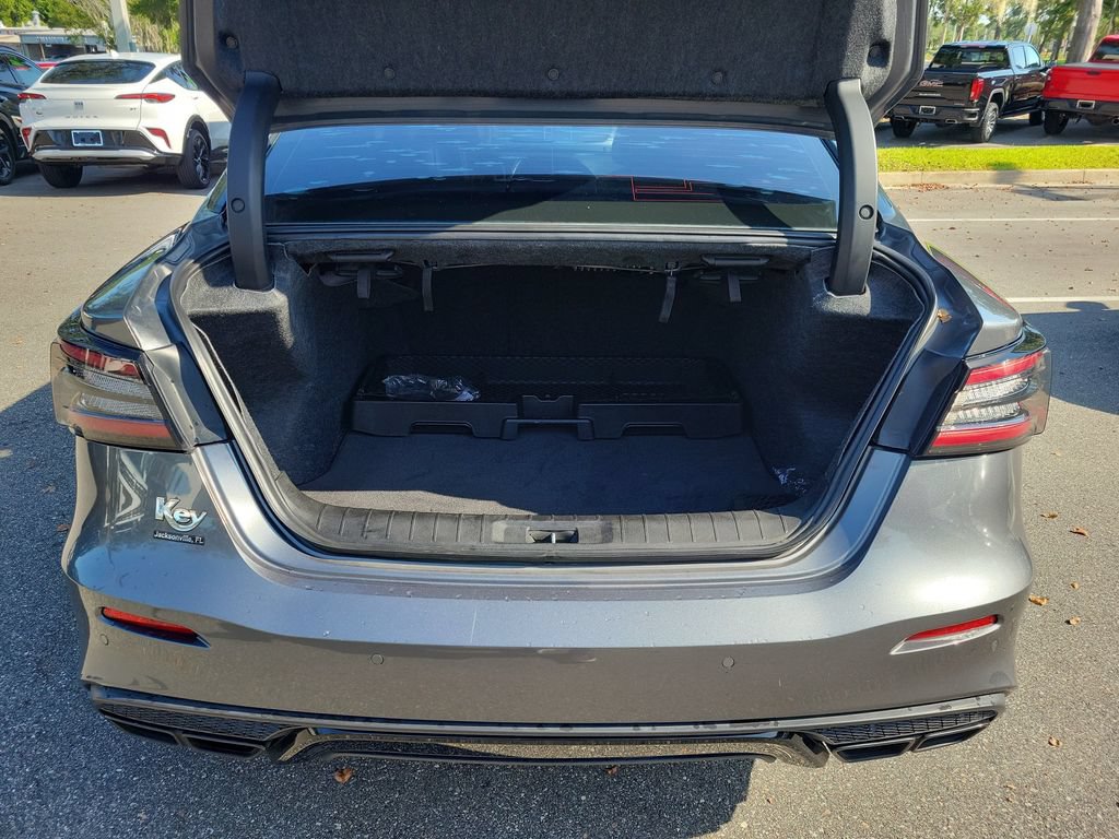 Used 2020 Nissan Maxima SR w/ Sport Mat Group FWD image 11