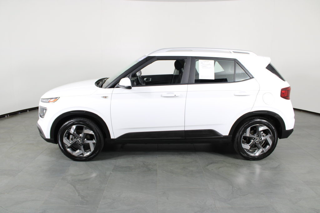 Certified 2026 Hyundai Venue SEL FWD image 14