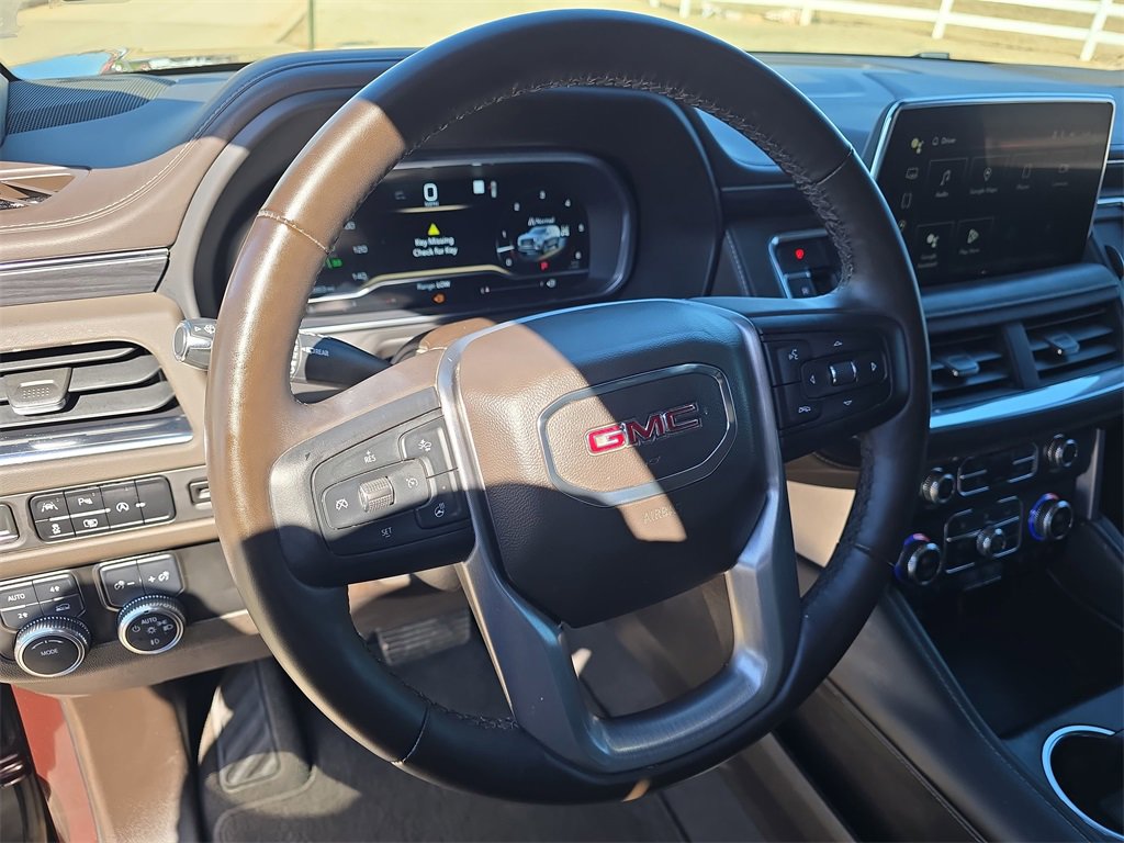 Used 2023 GMC Yukon SLT w/ SLT Premium Package image 17