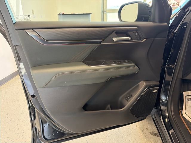 Used 2025 GMC Acadia AT4 w/ Luxury Package image 47