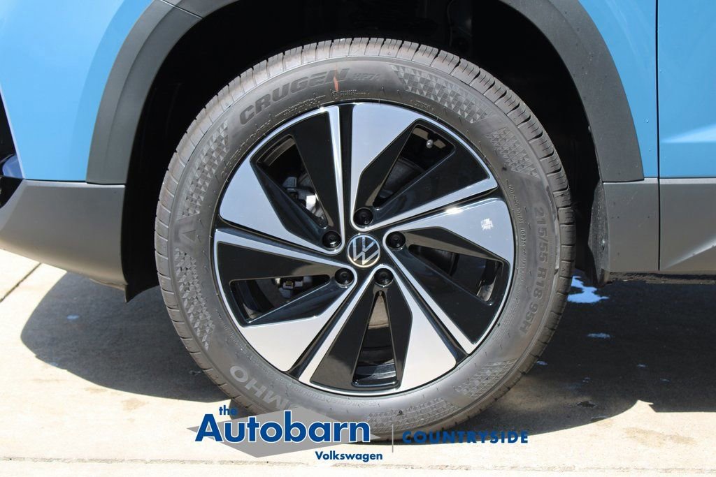 Used 2025 Volkswagen Taos SE AWD/4WD image 21