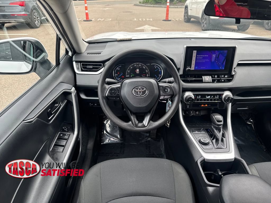 Used 2024 Toyota RAV4 LE AWD/4WD image 12