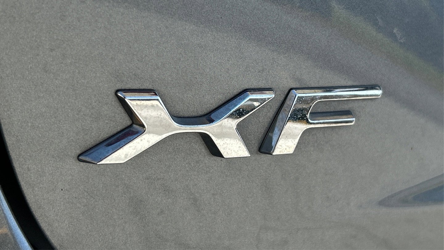 Used 2016 Jaguar XF R-Sport image 39