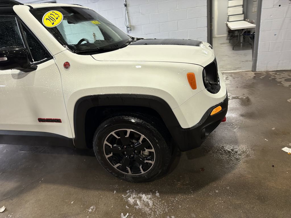 Used 2023 Jeep Renegade Trailhawk w/ Trailhawk Elite Group image 2