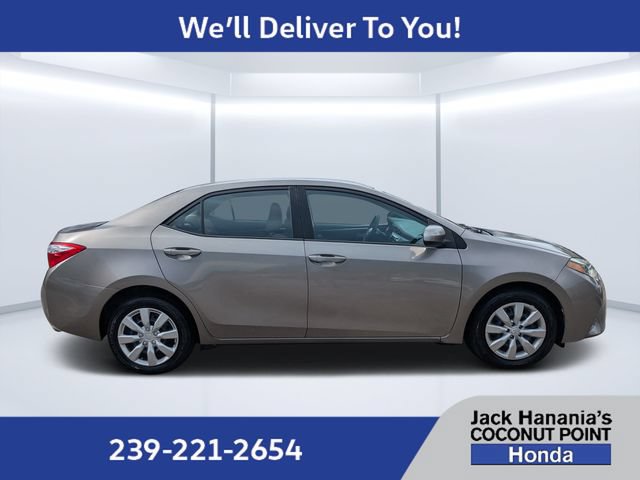 Used 2015 Toyota Corolla LE FWD image 2