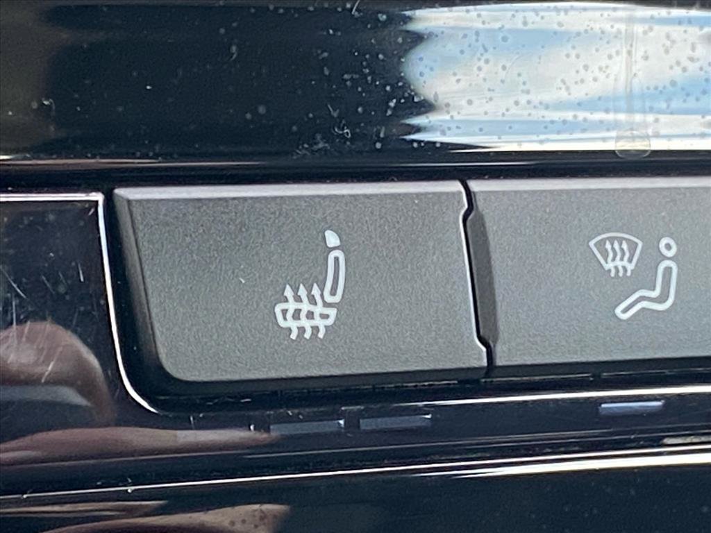 Used 2020 Volkswagen Passat 2.0T SEL image 17