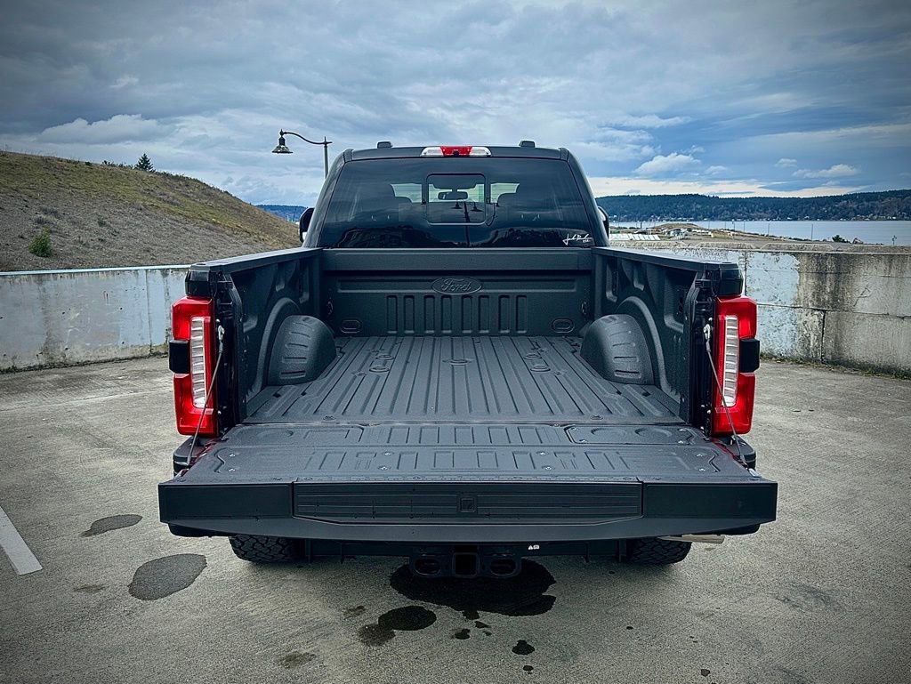 New 2026 Ford F250 Lariat w/ Black Appearance Package image 44