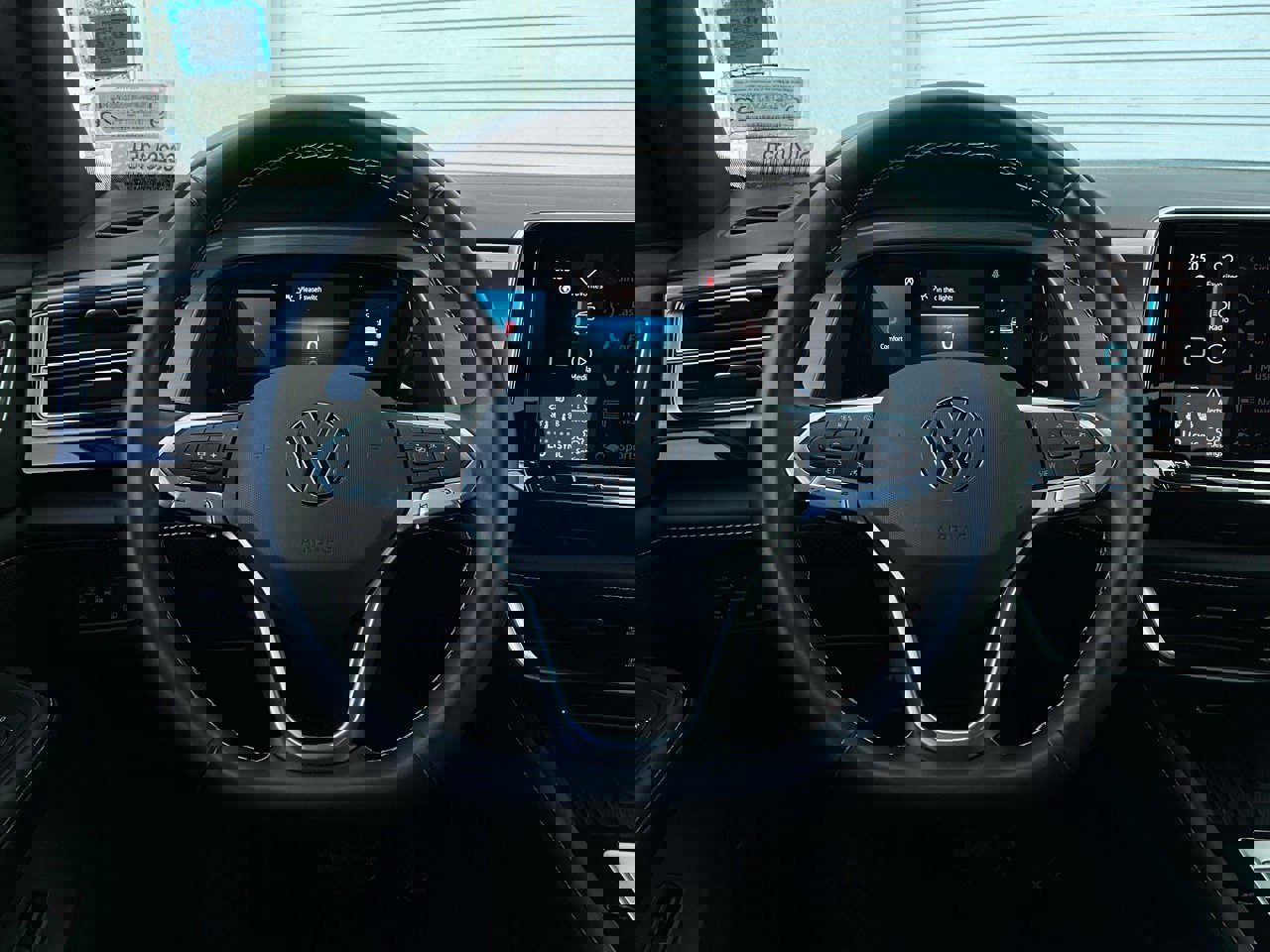 Used 2025 Volkswagen Atlas Cross Sport SE image 34