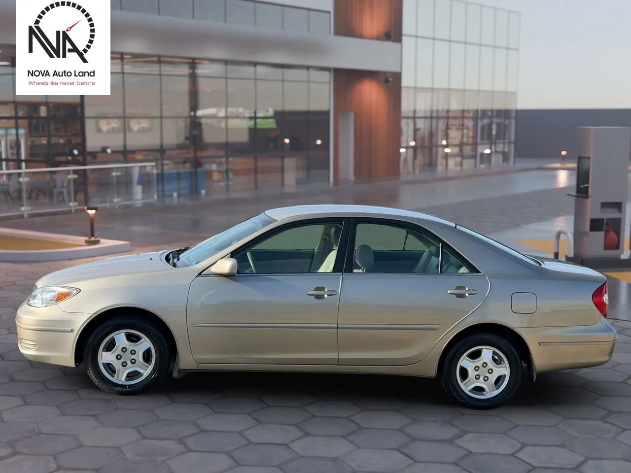 Used 2003 Toyota Camry XLE image 4