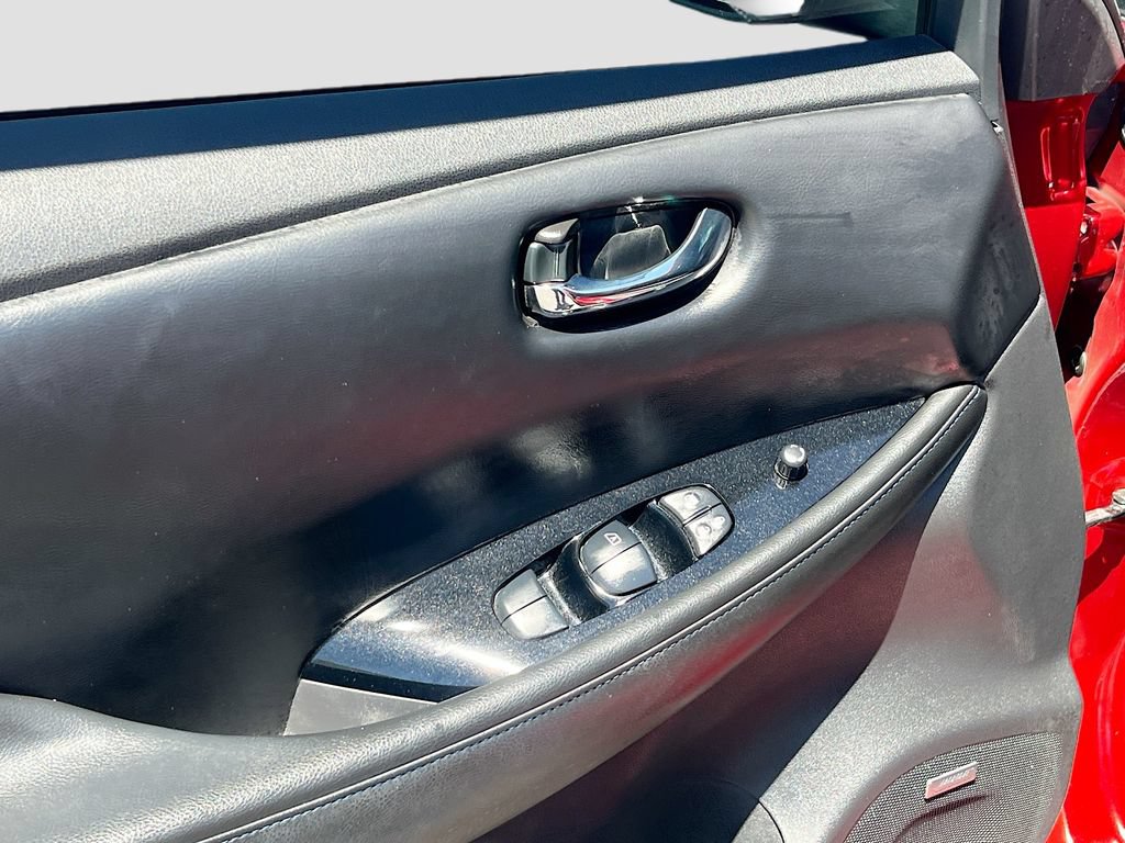 Used 2018 Nissan Leaf SL w/ Protection Package FWD image 18