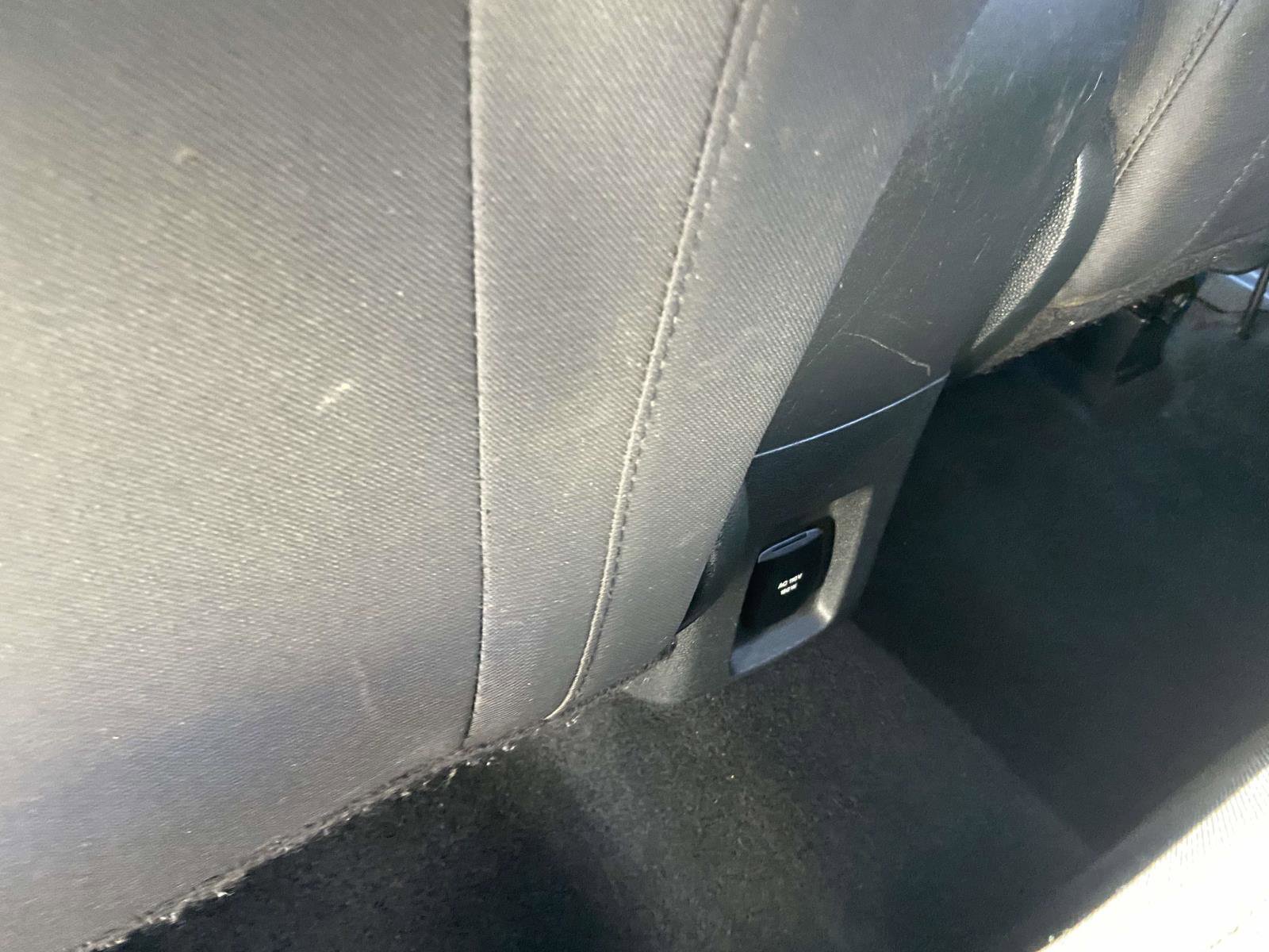 Used 2021 Ford EcoSport SE w/ SE Convenience Package image 4