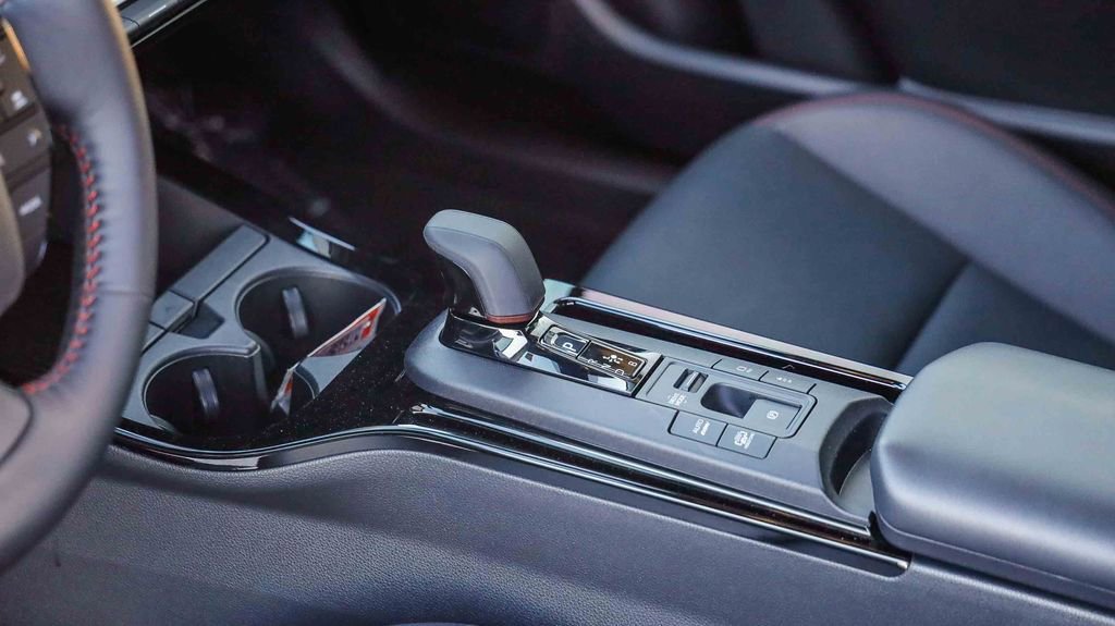 Used 2025 Toyota Prius Plug-In Hybrid image 23