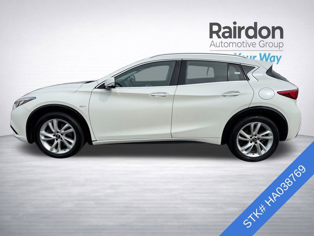 Used 2017 INFINITI QX30 Premium image 4