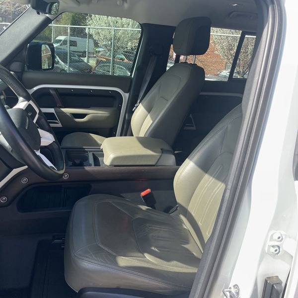Used 2020 Land Rover Defender 110 HSE image 4