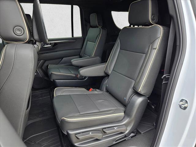 New 2026 Chevrolet Suburban Premier image 18