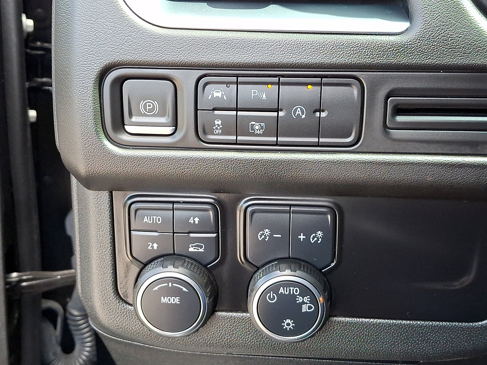 Used 2023 Chevrolet Suburban LT w/ LT Signature Plus Package AWD/4WD image 22