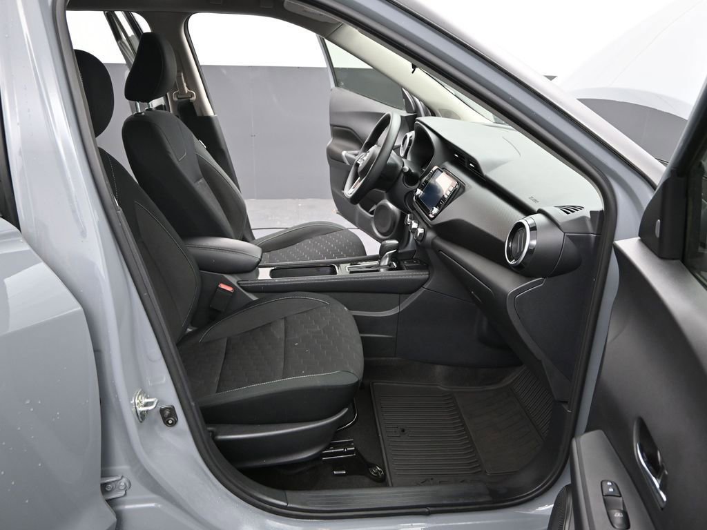 Used 2024 Nissan Kicks SV image 13