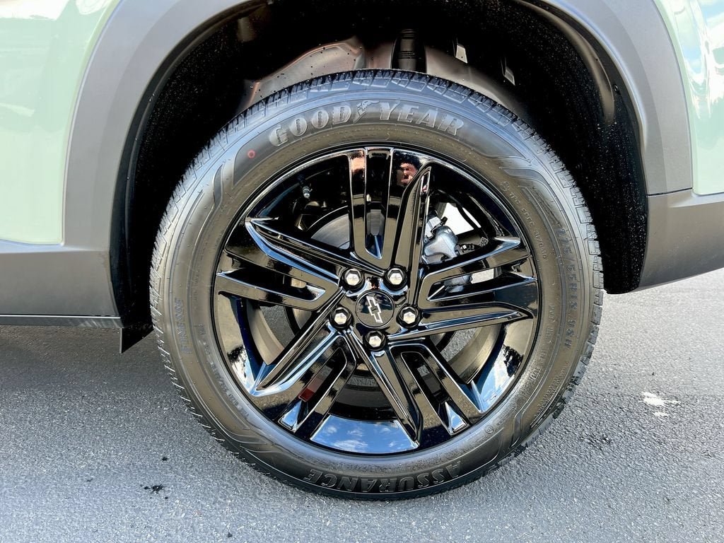 New 2026 Chevrolet Trax ACTIV w/ Sunroof Package FWD image 27