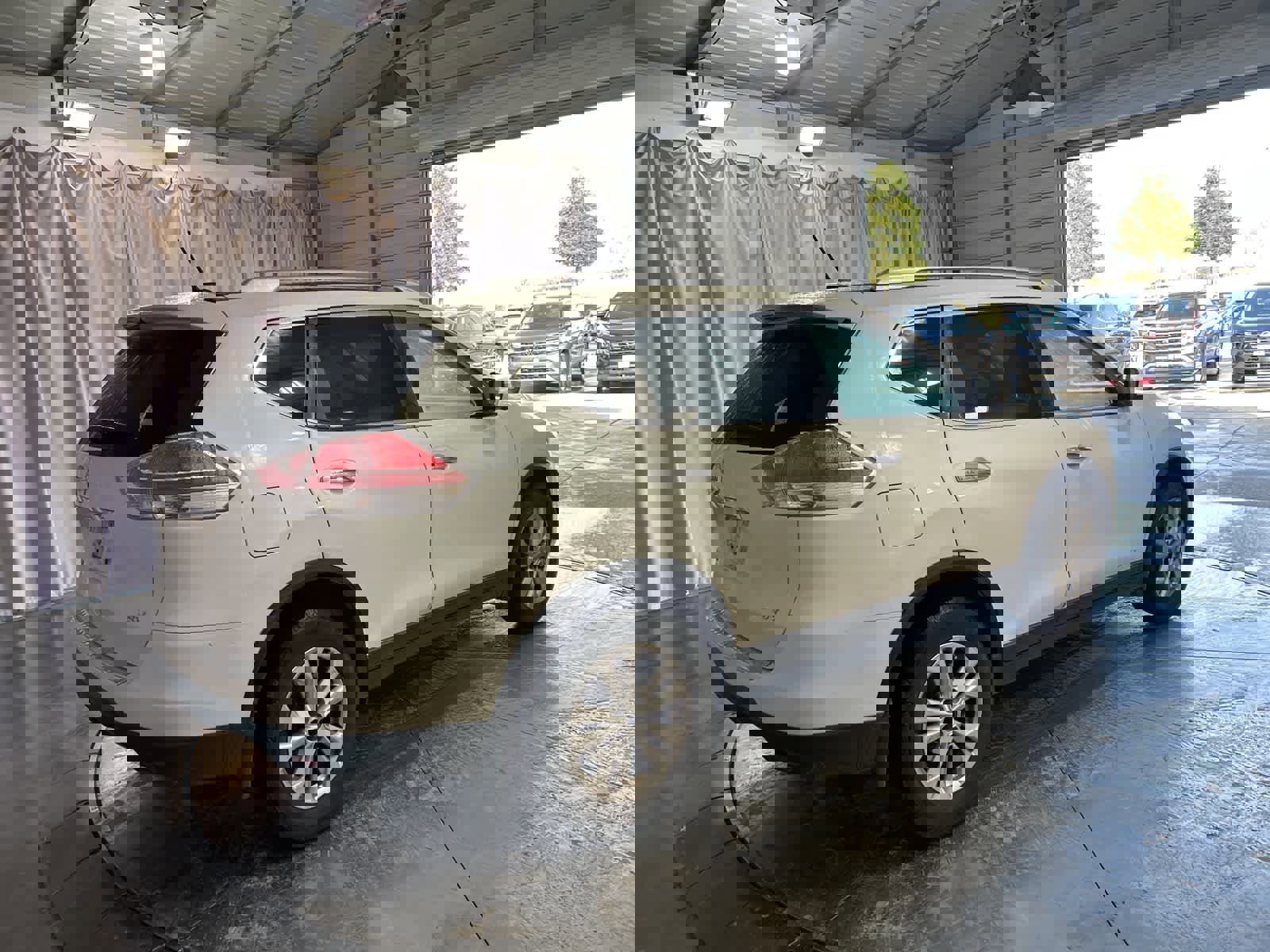 Used 2016 Nissan Rogue SV w/ SV Premium Package image 8