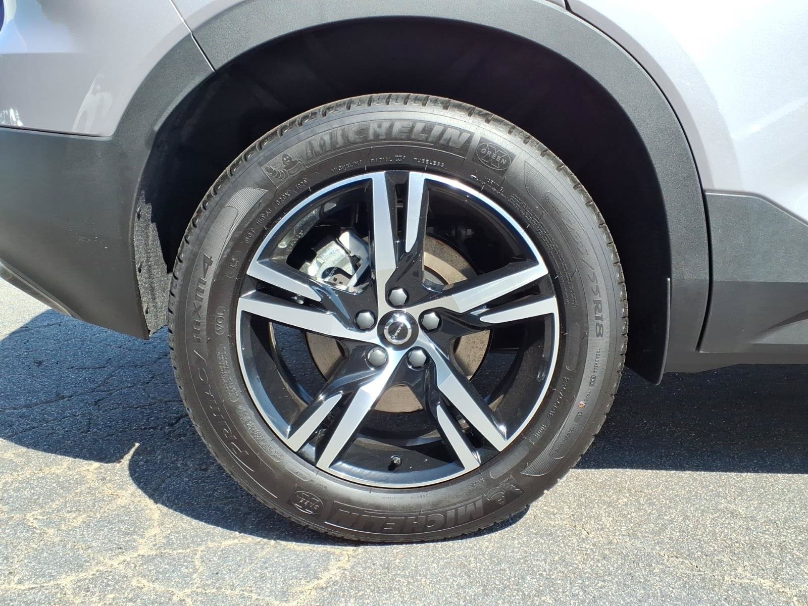 New 2026 Volvo XC40 B5 Core w/ Protection Package Premier AWD/4WD image 4