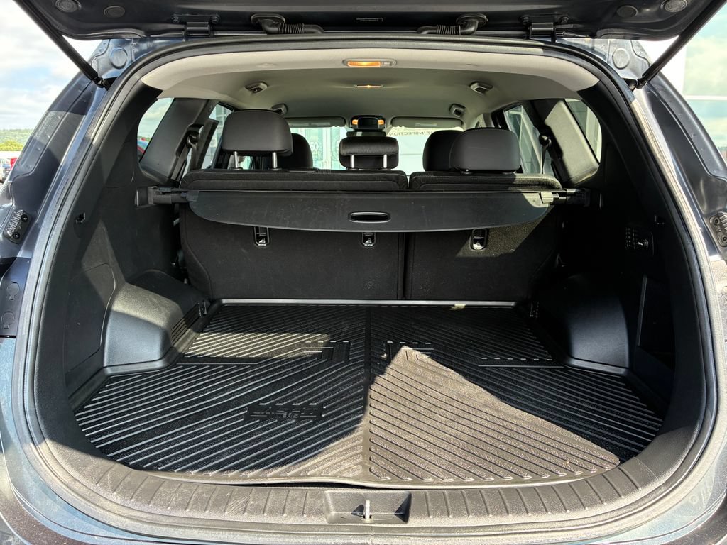 Used 2023 Hyundai Santa Fe SE FWD image 4