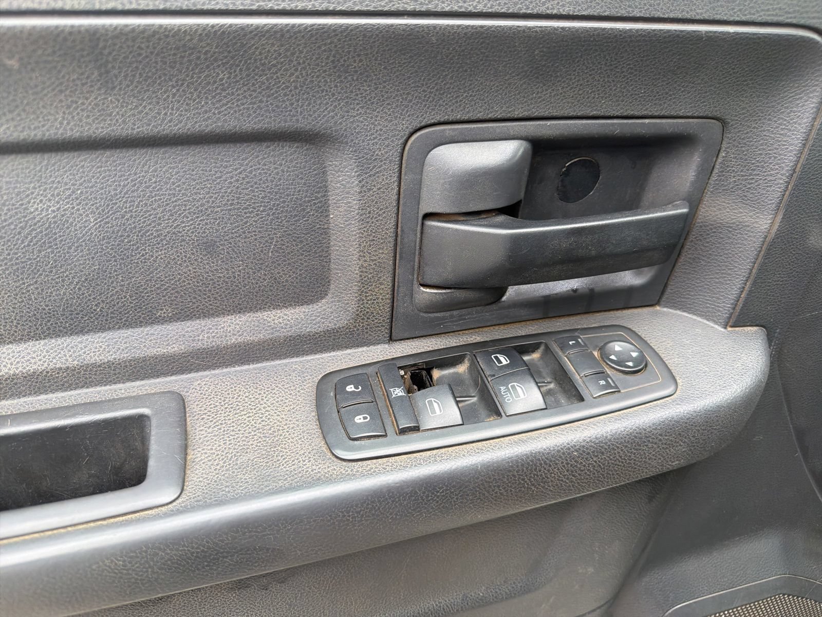 Used 2012 RAM 3500 ST w/ ST Decor Group AWD/4WD image 11