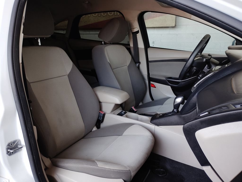 Used 2013 Ford Focus SE FWD image 14