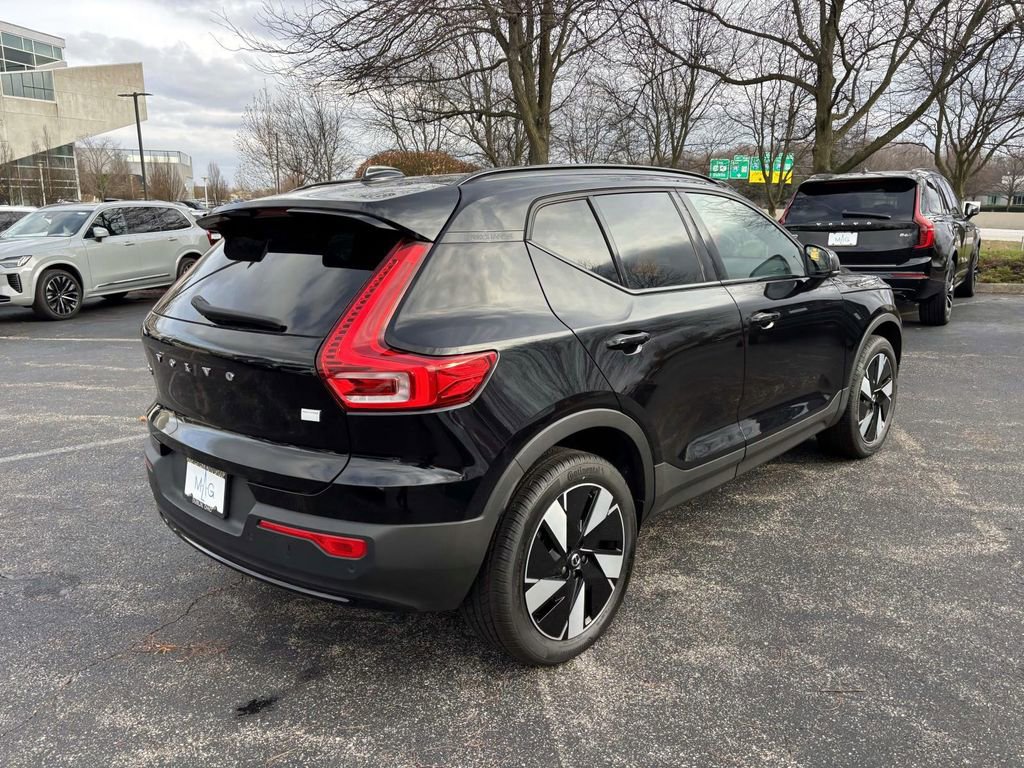 Used 2024 Volvo XC40 Recharge Core w/ Protection Package Premier image 7