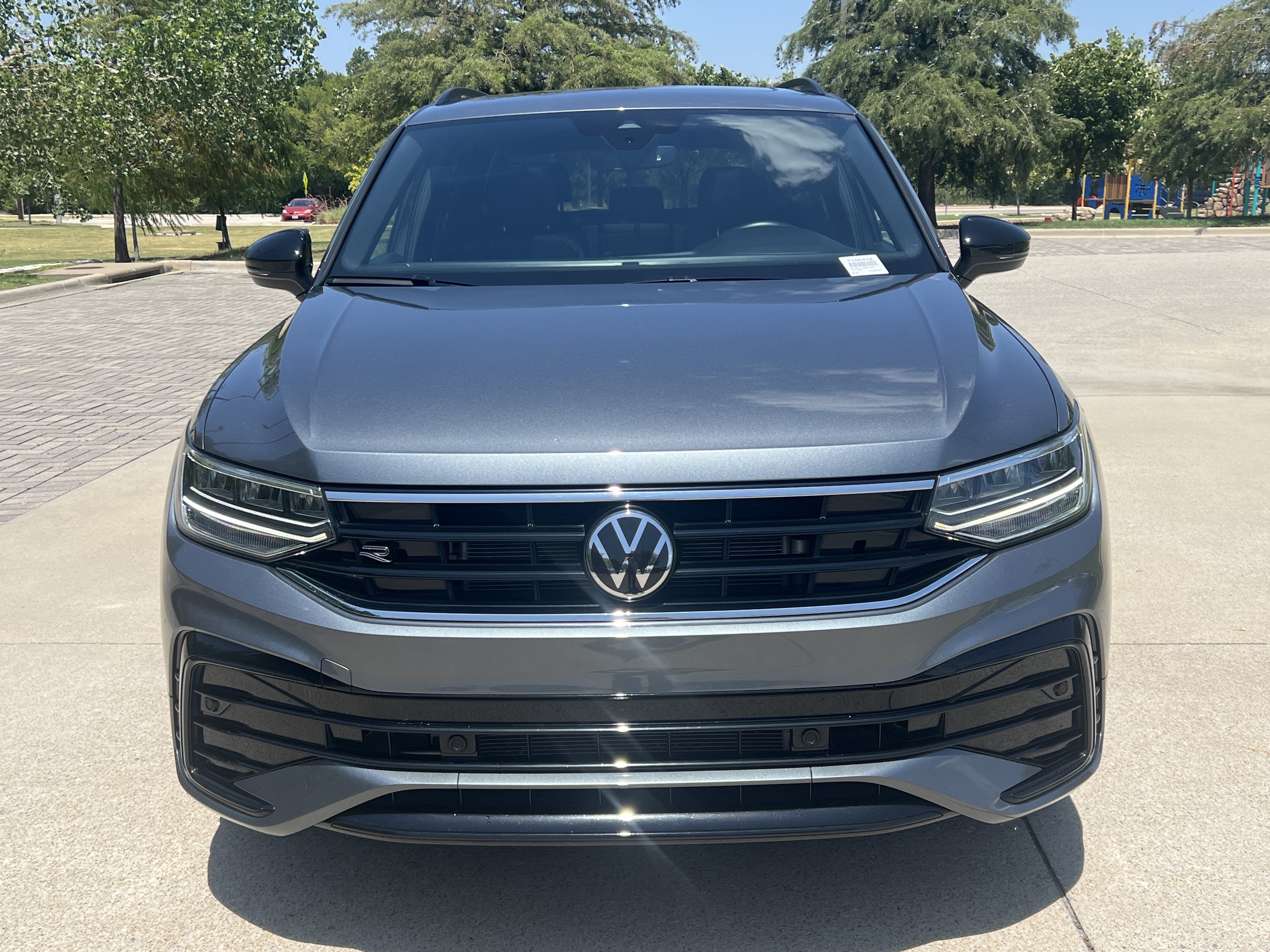 Certified 2024 Volkswagen Tiguan SE R-Line AWD/4WD image 3