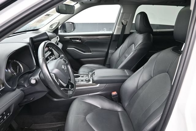 Used 2022 Toyota Highlander Limited AWD/4WD image 29