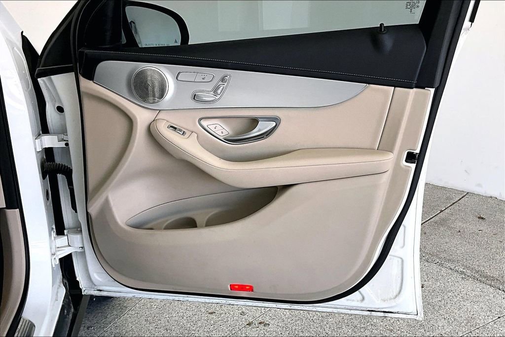 Used 2023 Mercedes-Benz GLC 300 4MATIC Coupe image 26