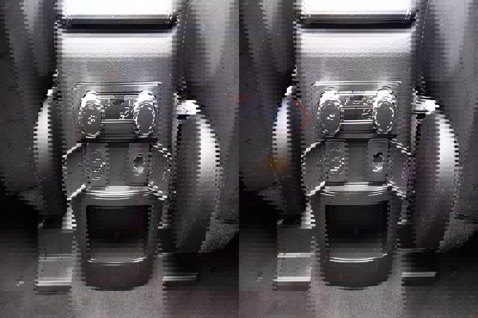 Used 2020 Ford Explorer XLT w/ Equipment Group 202A image 19