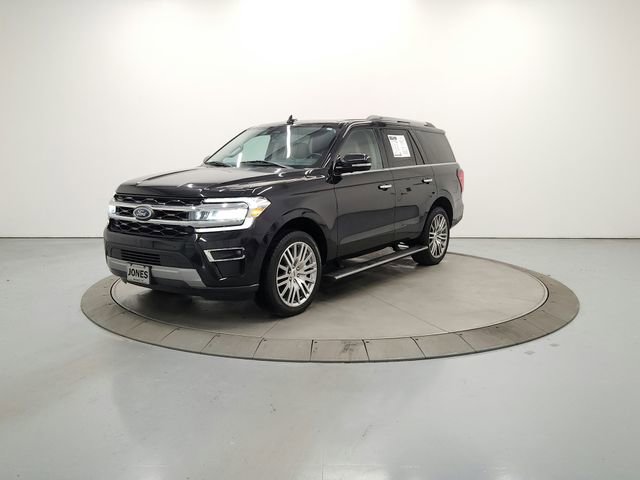 Used 2024 Ford Expedition Limited image 3