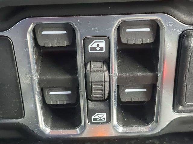 Certified 2025 Jeep Wrangler Unlimited Sahara w/ Safety Group image 27