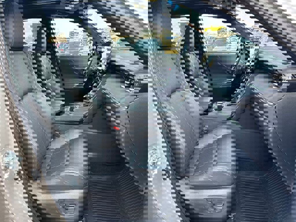 Used 2021 Toyota Venza Limited image 39