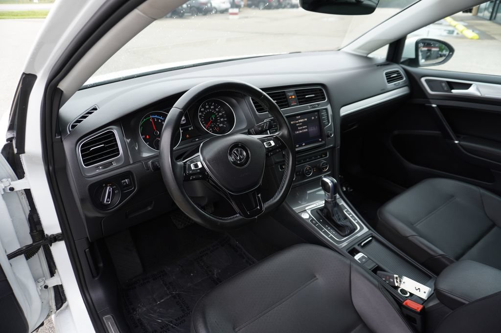 Used 2016 Volkswagen e-Golf SEL Premium w/ Driver Assistance Package FWD image 23