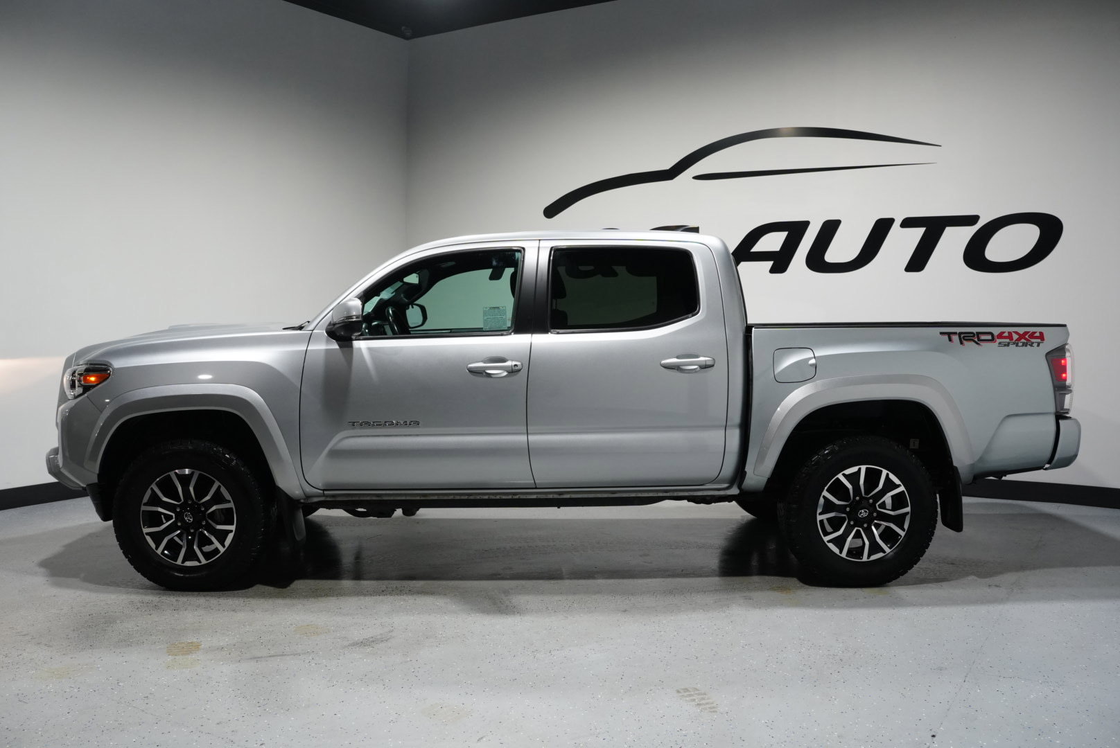 Used 2022 Toyota Tacoma TRD Sport image 5