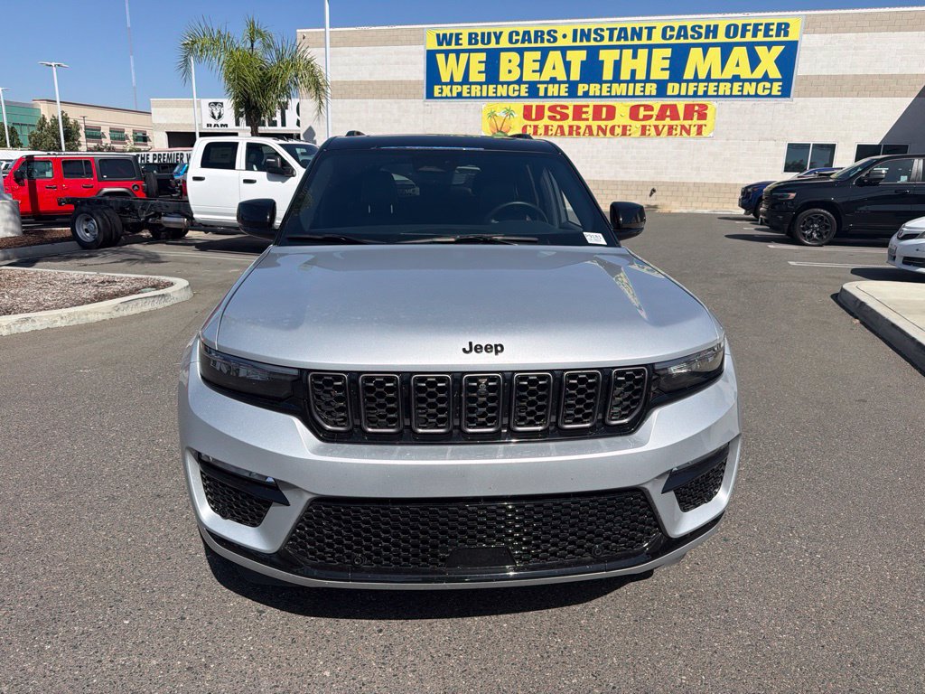Used 2025 Jeep Grand Cherokee Summit w/ Obsidian Package AWD/4WD image 8