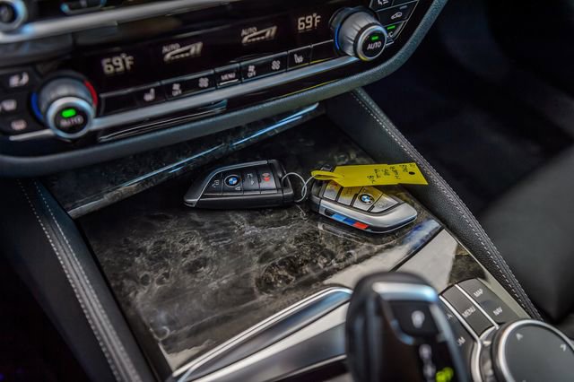 Used 2018 BMW 540i w/ M Sport Package RWD image 34