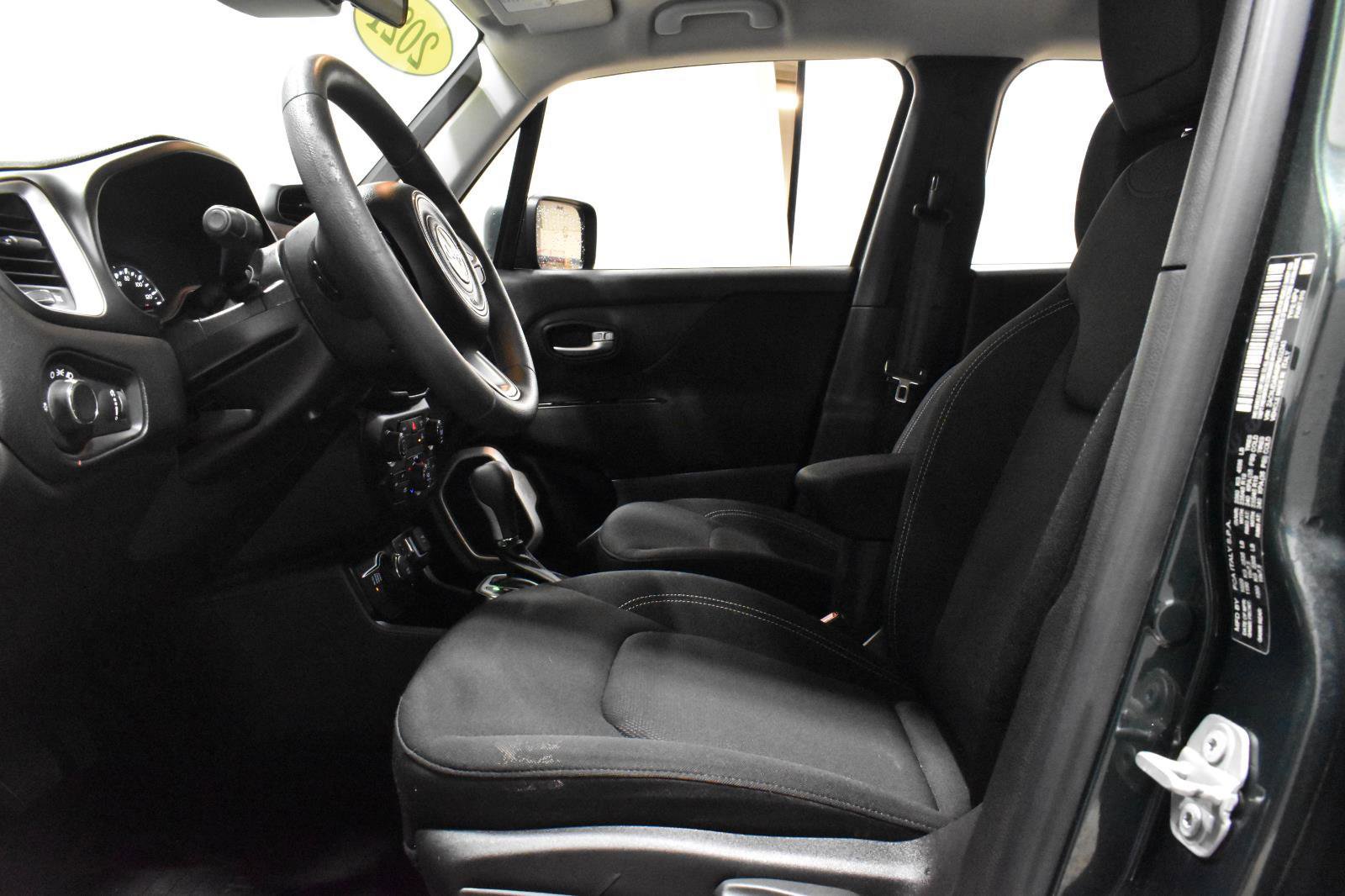 Used 2021 Jeep Renegade Sport image 4