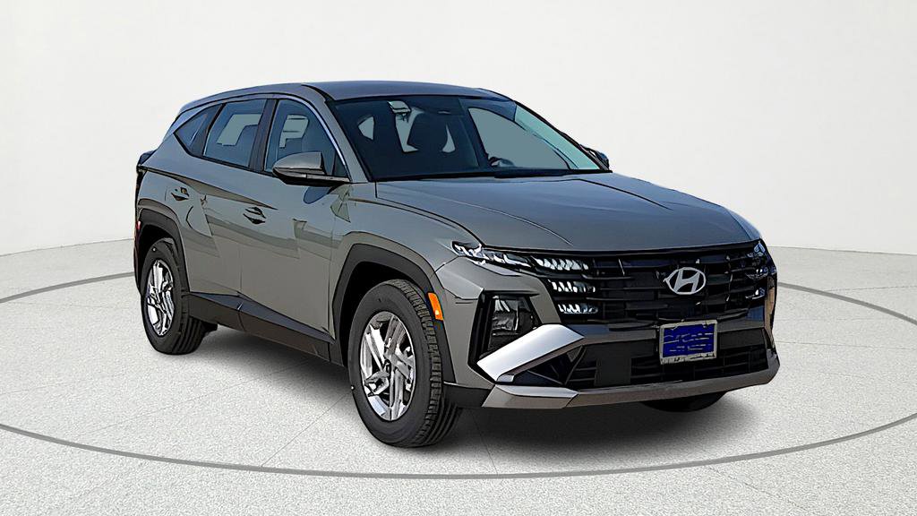Certified 2025 Hyundai Tucson SE image 1