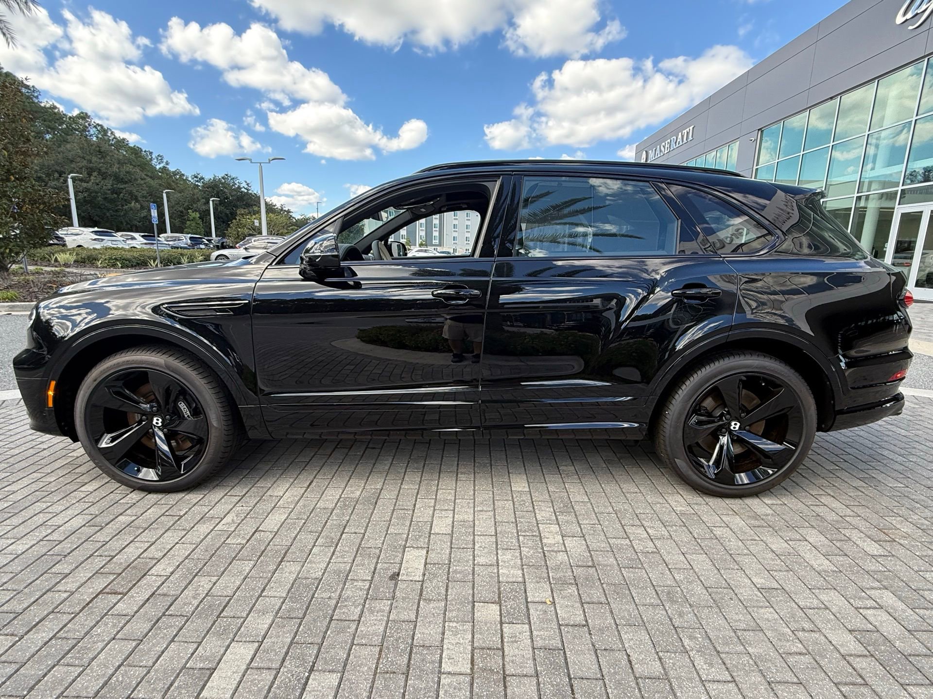 New 2025 Bentley Bentayga image 11